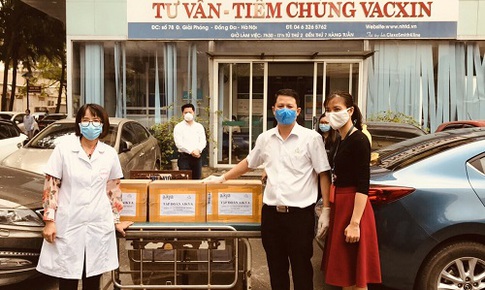 Tập đo&#224;n Dược phẩm Aikya: Trao tặng sản phẩm thực phẩm bảo vệ sức khỏe Phariton cho c&#225;c y, b&#225;c sĩ nơi tuyến đầu chống dịch COVID-19