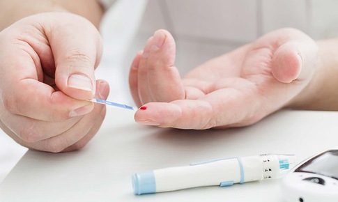 Đối tượng n&#224;o cần tầm so&#225;t đ&#225;i th&#225;o đường?