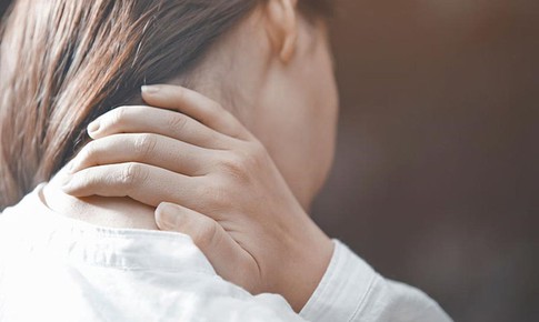 5 bài tập chống lại cơn đau do... máy tính