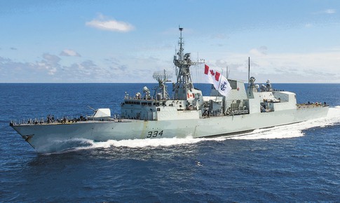 T&#224;u Hải qu&#226;n Ho&#224;ng gia Canada Regina sắp đến Cảng Quốc tế Cam Ranh