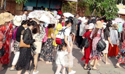 Kiểm so&#225;t chặt kh&#225;ch Trung Quốc đến Kh&#225;nh H&#242;a