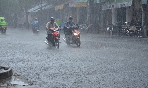 H&#224; Nội: Đầu giờ s&#225;ng trời &#226;m u, dự b&#225;o mưa k&#233;o d&#224;i đến giữa tuần