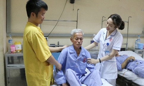 Sở Y tế cấm c&#225;c bệnh viện H&#224; Nội thu tiền quần &#225;o người nh&#224; bệnh nh&#226;n, tiền đi cầu thang m&#225;y, vệ sinh...
