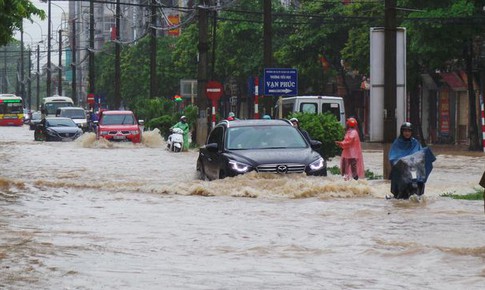 Chuẩn bị v&#224;o m&#249;a mưa b&#227;o, H&#224; Nội vẫn c&#242;n 16 &quot;điểm đen&quot; &#250;ng ngập