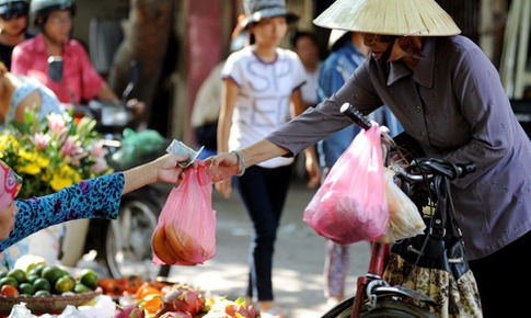 H&#224; Nội đặt mục ti&#234;u 100% si&#234;u thị, trung t&#226;m thương mại “n&#243;i kh&#244;ng” với t&#250;i nilon kh&#243; ph&#226;n hủy