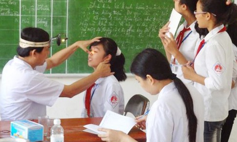 Hà Nội yêu cầu linh hoạt trong thu phí BHYT học sinh sinh viên nhằm giảm gánh nặng cho phụ huynh