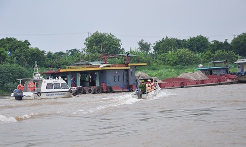 Từ h&#244;m nay, kiểm tra, xử l&#253; c&#225;c phương tiện thủy nội địa vi phạm đăng k&#253;, đăng kiểm