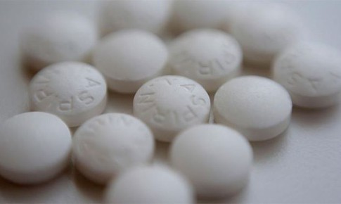 Người bệnh ung thư cao tuổi kh&#244;ng n&#234;n d&#249;ng aspirin mỗi ng&#224;y