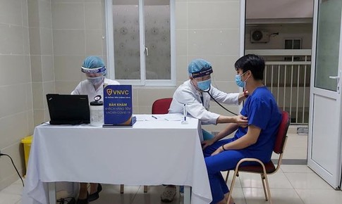 Tại sao phản ứng với vắc- xin: Người thì dữ dội, người lại nhẹ nhàng…