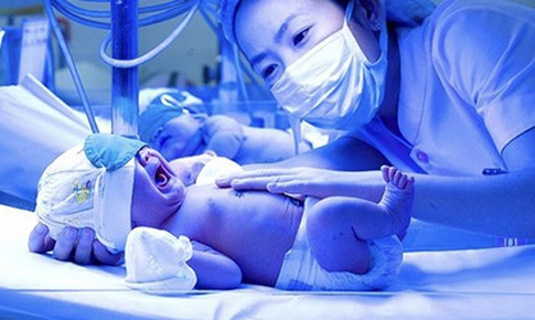 Phòng chống bệnh vàng da ở trẻ sơ sinh góp phần giảm tỉ lệ tử vong ở trẻ em