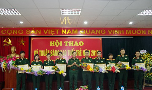 Bệnh viện Qu&#226;n y 103:Ứng dụng s&#225;ng tạo, kỹ thuật mới trong điều trị