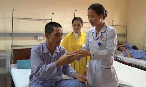 Cấp cứu, điều trị th&#224;nh c&#244;ng trường hợp thủng t&#225; tr&#224;ng phức tạp