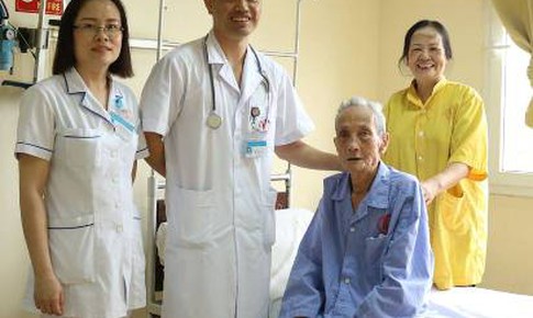 Cụ ông 99 tuổi khỏe mạnh nhờ máy tạo nhịp tim vĩnh viễn