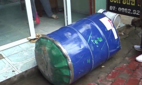 Yên Bái: Nhờ hàng xóm cắt thùng phuy xăng, hai người nhập viện cấp cứu