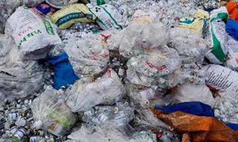 Khoảng gần 27.000kg chất thải rắn y tế được phát sinh mỗi ngày, Hà Nội đã làm gì để xử lý?