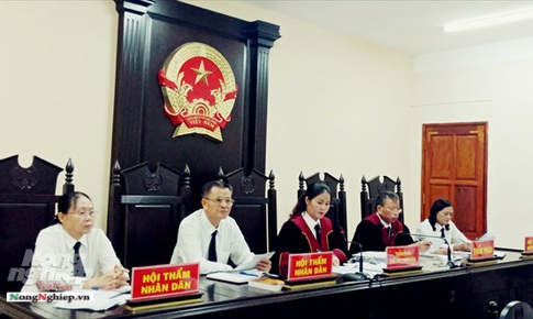 Hà Giang: Hoãn xét xử vụ gian lận thi cử đến ngày 14/10 vì 122 người liên quan vắng mặt