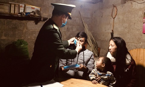 Chuyện về những người l&#237;nh “căng m&#236;nh” dải dọc bi&#234;n giới v&#236; hậu phương ph&#242;ng COVID-19