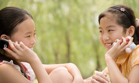 Có con gái từ 8 -16 tuổi cha mẹ  chú ý  bệnh này để tránh  phải cắt phần phụ 