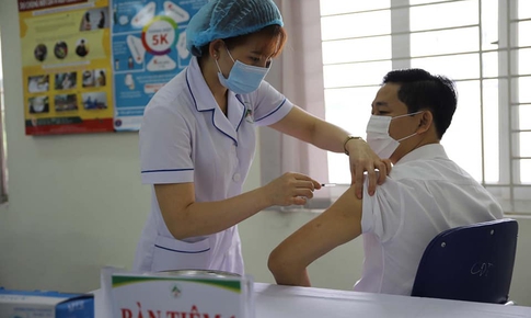 398 người tiêm vắc xin phòng COVID-19 tại Lào Cai đảm bảo an toàn
