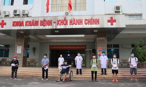 Tin vui: 12 bệnh nhân mắc COVID-19 đầu tiên ở Bắc Ninh được ra viện