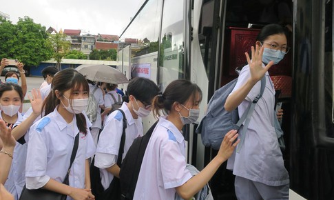 Tạm biệt thành phố hoa phượng đỏ, chúng em lên đường đến Bắc Giang "diệt COVID-19"