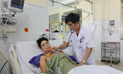 Cứu sống ngoạn mục bệnh nhân dập nát lồng ngực, toác bụng lộ nội tạng