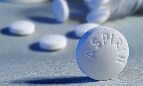 C&#243; d&#249;ng được nghệ khi đang uống aspirin?