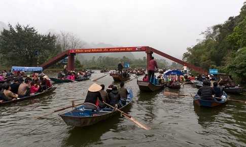 Đầu tư v&#224;o du lịch t&#226;m linh Hương Sơn:  &#208;ược g&#236;, mất g&#236;?