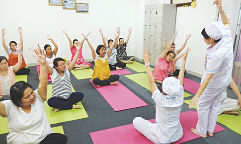 Yoga cho b&#224; bầu