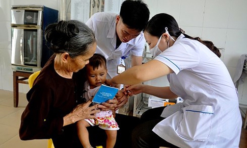 Xây dựng cơ chế phù hợp khuyến khích người dân khám, chữa bệnh từ tuyến cơ sở