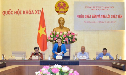 Ủy ban Thường vụ Quốc hội chất vấn các thành viên Chính phủ