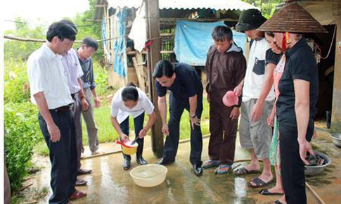 &#208;ối ph&#243; với bệnh tật “ăn theo” b&#227;o lũ