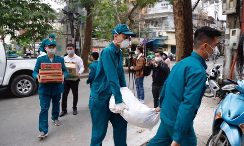 B&#236;nh y&#234;n cuộc sống của người d&#226;n trong khu c&#225;ch ly Tr&#250;c Bạch