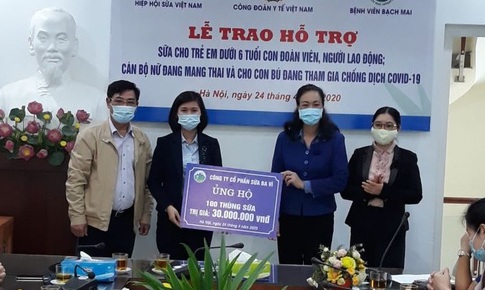 Hỗ trợ sữa cho c&#225;n bộ y tế mang thai, cho con b&#250; tham gia chống dịch