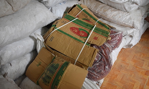 Bắt l&#244; nguy&#234;n liệu thuốc đ&#244;ng y nhập lậu trị gi&#225; 2,7 tỷ đồng