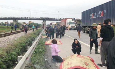 Th&#244;ng tin mới nhất về nạn nh&#226;n vụ xe tải đ&#226;m v&#224;o đo&#224;n người viếng nghĩa trang ở Hải Dương