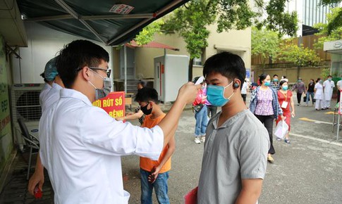 Xét nghiệm sớm SARS-CoV-2 với người bệnh, nhân viên y tế có biểu hiện nghi ngờ