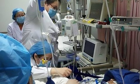 Bác sĩ qua đời sau khi điều trị cho 40 bệnh nhân trong ca trực thâu đêm