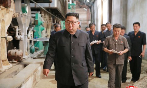 &#212;ng Kim Jong-un sẽ kỷ lu&#226;̣t quan chức chỉ đưa ra dự án hi&#234;̣n đại hóa tr&#234;n gi&#226;́y tờ