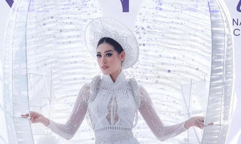 Kh&#225;nh V&#226;n tr&#236;nh diễn K&#233;n Em, quảng b&#225; ng&#224;nh dệt may Việt Nam tại Miss Universe