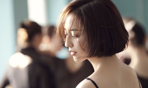 Ly hôn người chồng bội bạc, ‘tiên nữ’ Đồng Lệ Á được cả Cbiz vỗ tay
