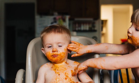 Mẹ làm đẹp, con ...  tổn thương