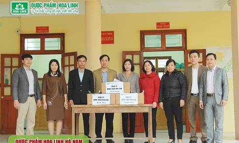 Dược Hoa Linh tặng 17.000 chai nước rửa tay Ngọc Thảo cho 250 trường học, bệnh viện