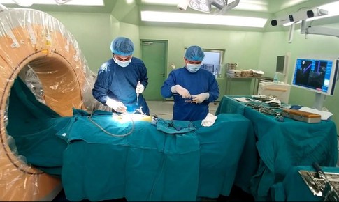 Hệ thống định vị O-arm bước tiến mới cho phẫu thuật chấn thương chỉnh hình