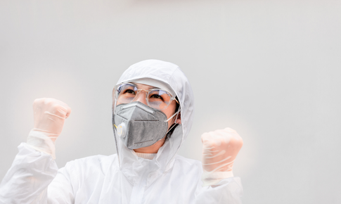 AIA Việt Nam hỗ trợ tài chính cho 100% nhân viên y tế mắc COVID-19