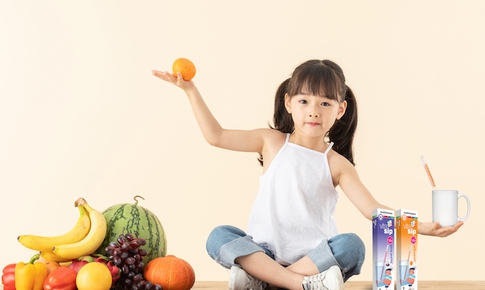 Bổ sung vitamin cho trẻ: Chọn loại n&#224;o an to&#224;n?