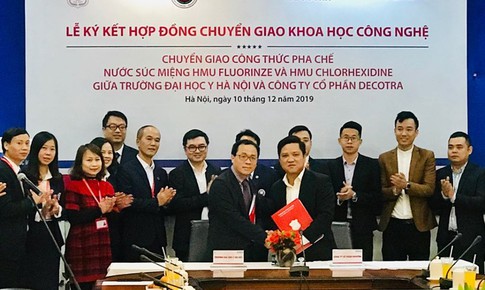 Trường Đại học Y H&#224; Nội lần đầu k&#253; kết chuyển giao nghi&#234;n cứu khoa học v&#224;o ứng dụng thực tiễn