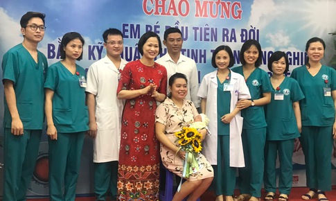 Hưng Y&#234;n đ&#243;n em b&#233; đầu ti&#234;n ch&#224;o đời bằng kỹ thuật thụ tinh trong ống nghiệm