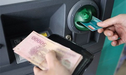 Đẩy mạnh chi trả lương hưu, trợ cấp BHXH v&#224; Bảo hiểm thất nghiệp qua t&#224;i khoản thẻ ATM