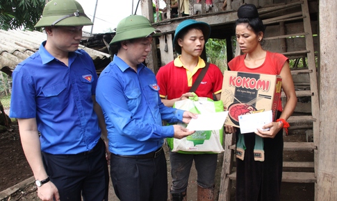 Trung ương Đo&#224;n v&#224; Hội Li&#234;n hiệp Thanh ni&#234;n Việt Nam hỗ trợ 300 triệu cho nh&#226;n d&#226;n Lai Ch&#226;u bị lũ qu&#233;t